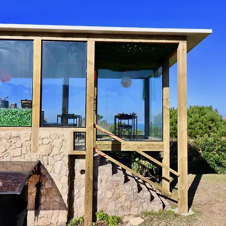 Penedo Escape Sea Guest house 4*