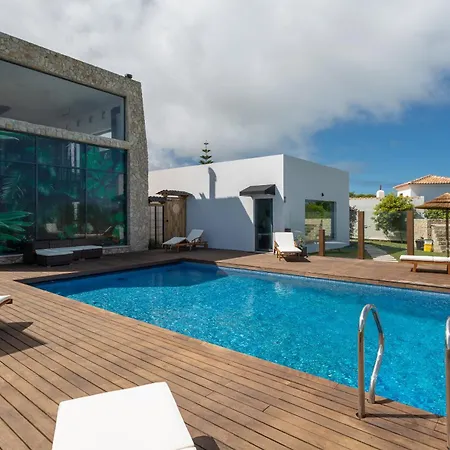 Penedo Escape Sea