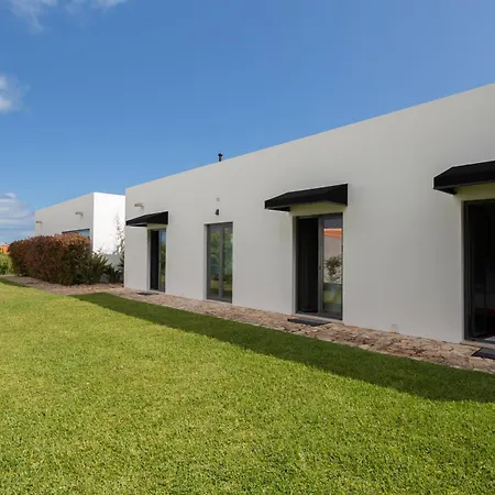 Penedo Escape Sea 4* קולארס